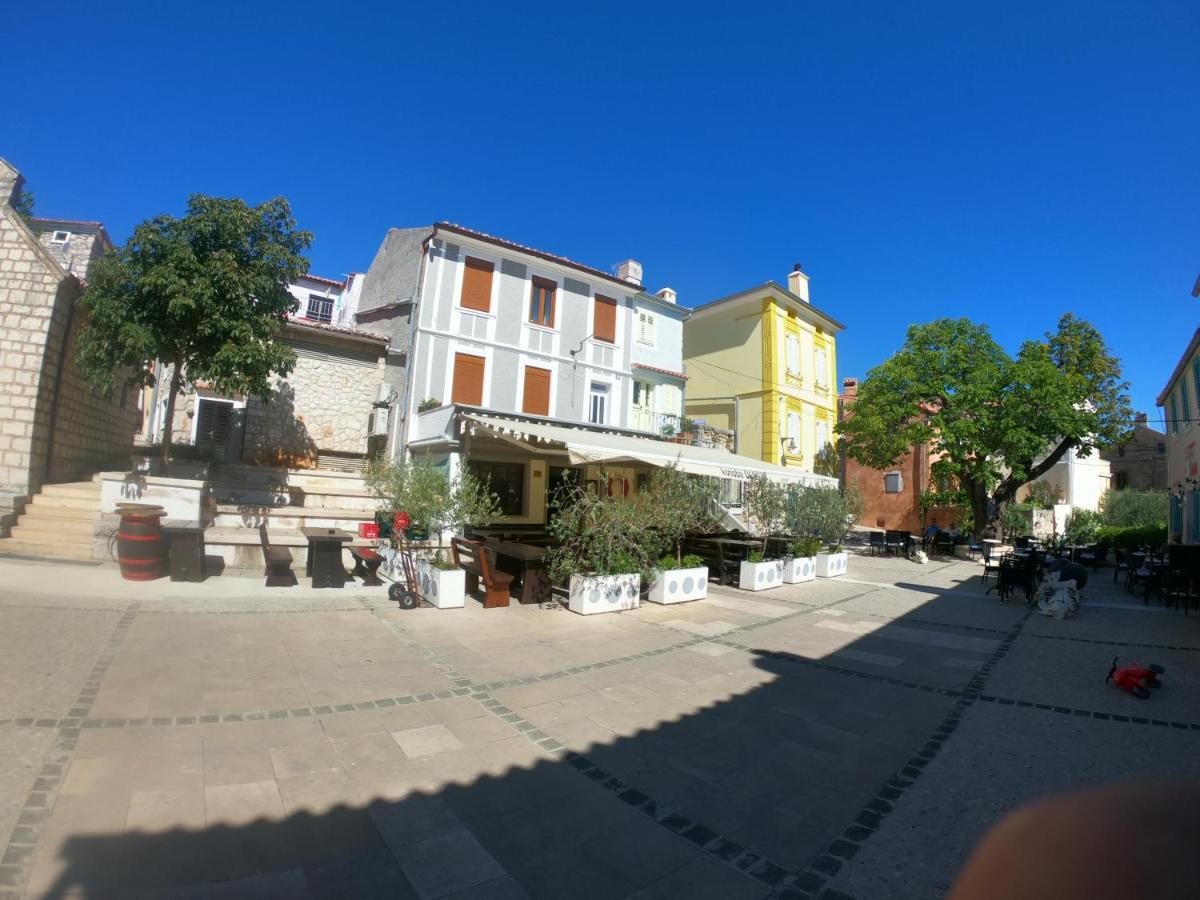 Apartmani Majetic Omišalj Екстериор снимка